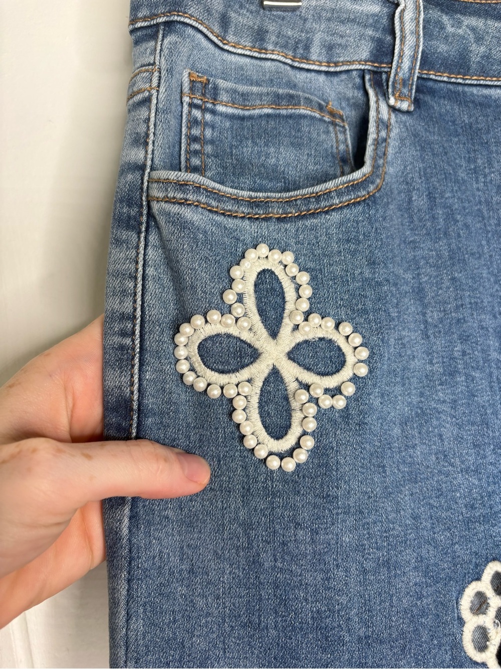 NEW The Noli Shop KAIA Pearl High Rise Jean Medium Blue Floral Cute Size 33 $198 - Picture 4 of 6
